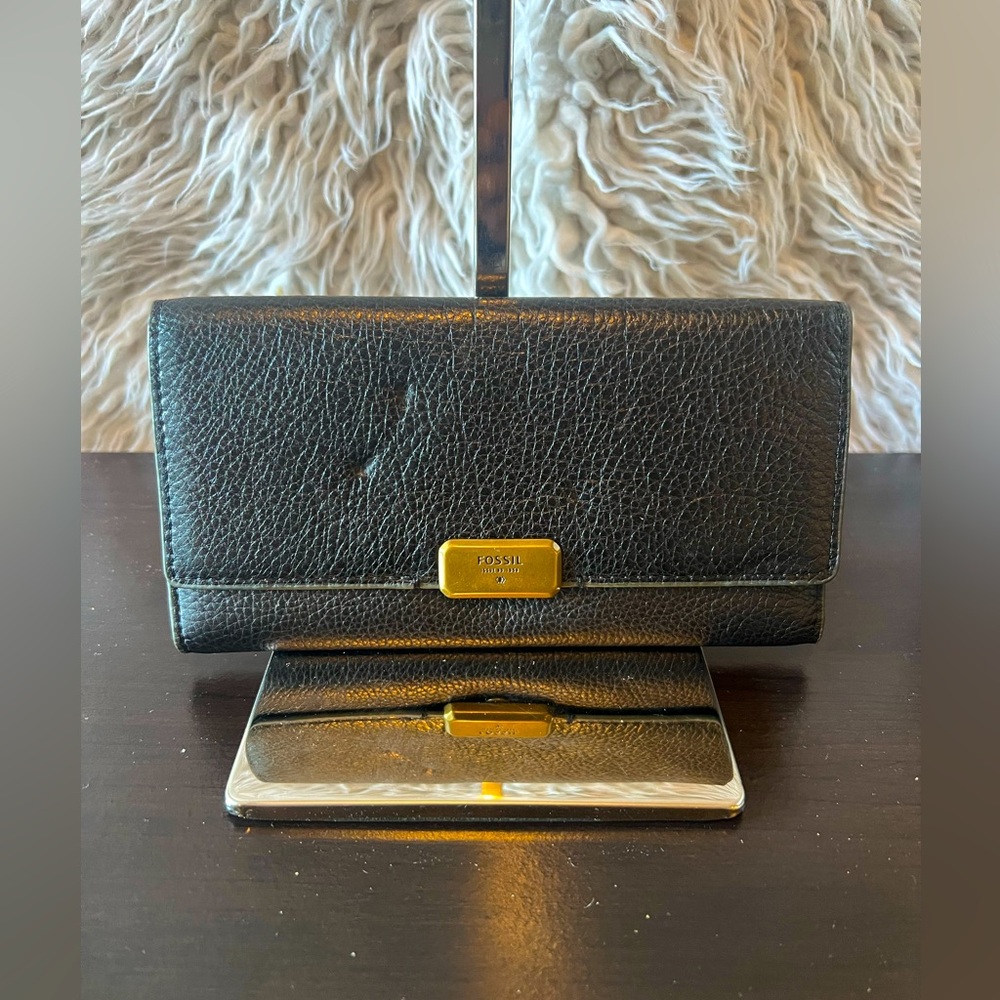 Black Fossil Vintage Trifold Leather Wallet